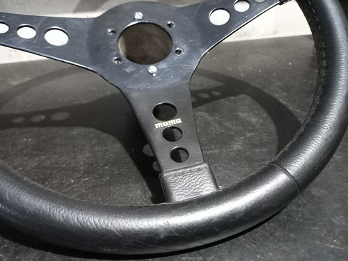 Imagem 3 de 5 de Volante Momo