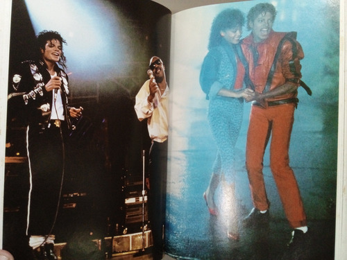 Livro Moonwalk By Michael Jackson - Revised Edition (2009) - Em Inglês (Usado)