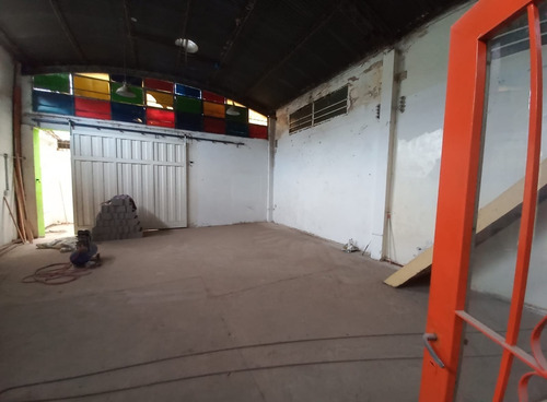 Imagen 18 de 22 de Local + Galpon/deposito En Venta. Sobre Av. Sabattini 4300, Zona Ideal.
