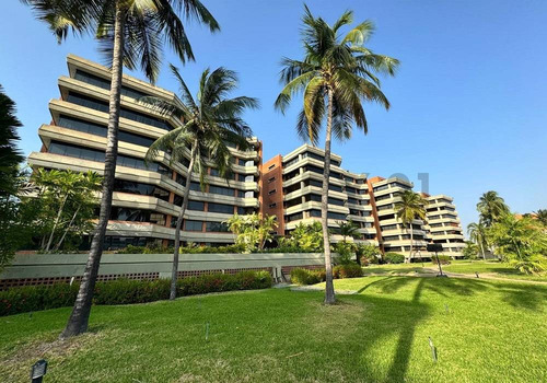 Apartamento En Venta En Lechería. C.r Las Canoas