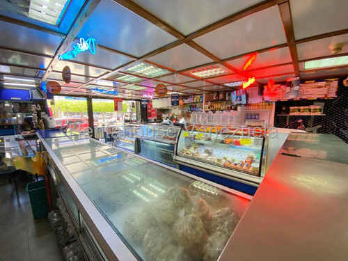 Fabulosa Panadería, Pastelería Y Charcutería Completamente Operativa En Venta En Los Ruices