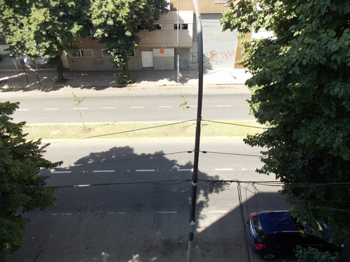 Imagen 8 de 14 de Mono Ambiente Con Balcón Al Frente.