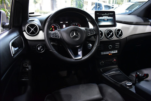 Imagen 9 de 11 de Mercedes Benz Clase B B200 1.6 Edition At 2017 - Car Cash