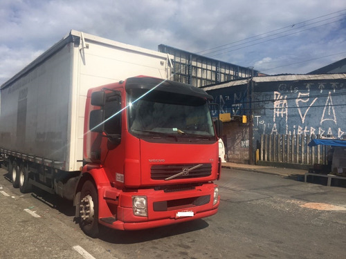 Imagem 6 de 14 de Volvo Vm 260 6x2 2011/2011 Baú Sider