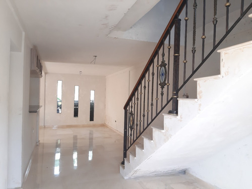 Imagen 3 de 20 de Townhouse En Residencias River Side Village, Campo C De Ferrominera