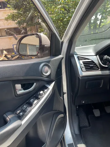 SsangYoung Korando 2.0 gasolina 4x2 m/t
