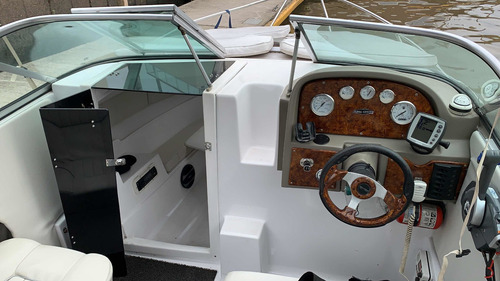 Imagen 8 de 15 de Lancha Naval Center 210 Cuddy Motor 150 Hp E-tec