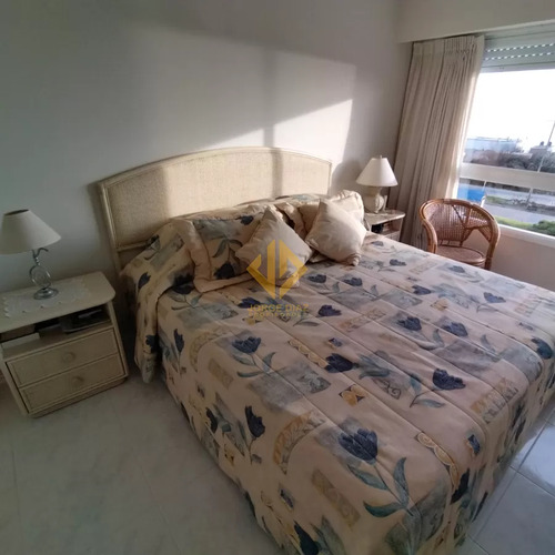 La Vista Desde El Balcón Y Desde La Habitación Principal Es Inmejorable