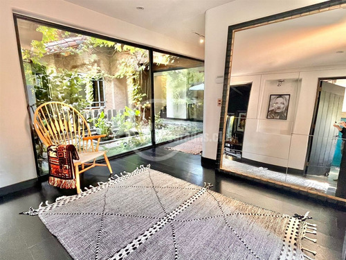 Casa En Venta De 5 Dorm. En Lo Barnechea