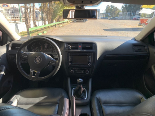 Imagen 7 de 12 de Volkswagen Vento 2.5 Luxury Manual