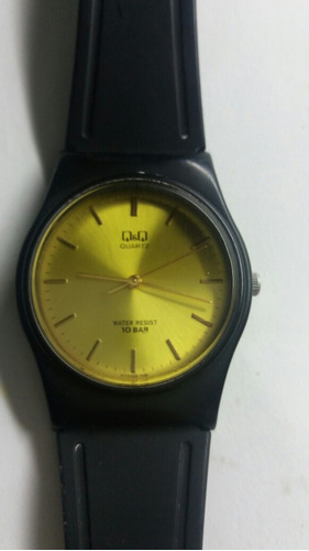 Reloj Q&q