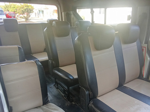 Van Kyc Changan De 11 Asientos Uso Escolar Semi Nueva