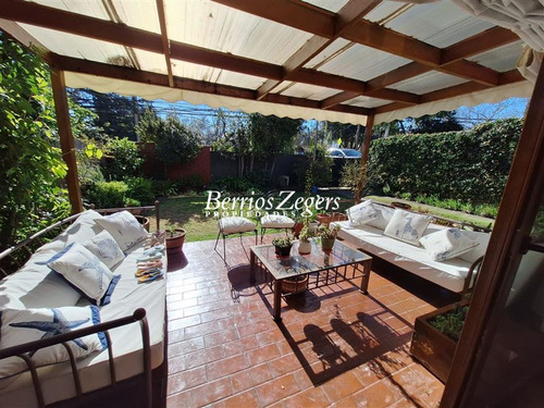 Casa Venta 4 Dormitorios, San Carlos De Apoquindo,las Condes