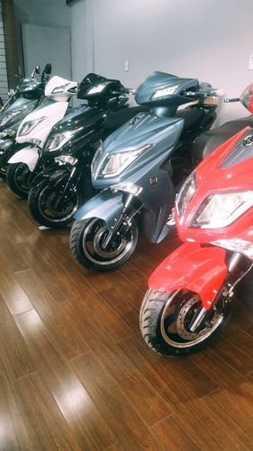 Imagen 4 de 15 de Sunra Hawk Moto Electrica 72v Bateria Litio Extraible 0km M