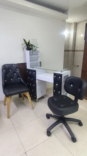 ¡oportunidad Única! Peluquería Acreditada (2 Años) + Arriendo Increíble ($600.000).