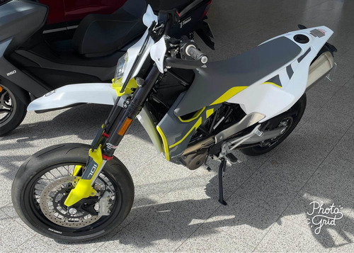 Imagen 3 de 15 de Husqvarna 701 Supermoto