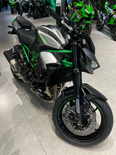 #064 - Z900 R Edition 2026