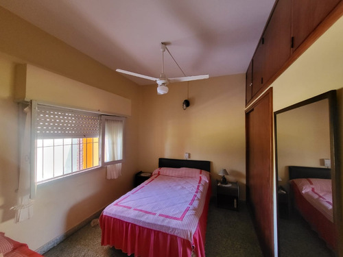 Casa 3 Amb + Departamento 1 Amb F: 6455