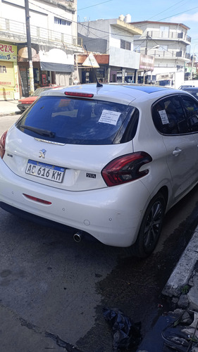 Peugeot 208 1.6 Feline