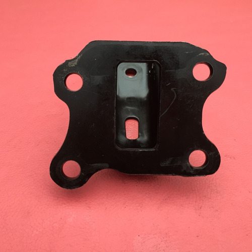Base Izquierda De Motor Np 300 2014-2020 2.4 Lts Original (Usado)