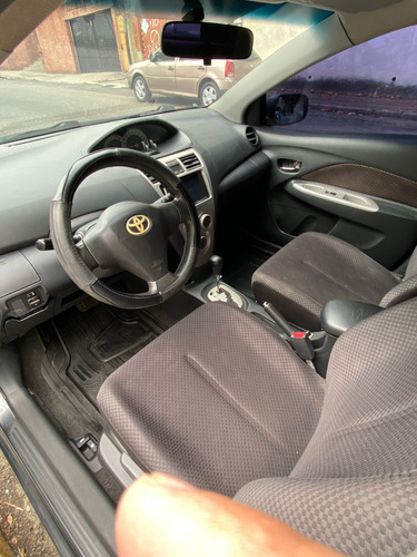 Toyota Yaris Esbelta 2008 Automático
