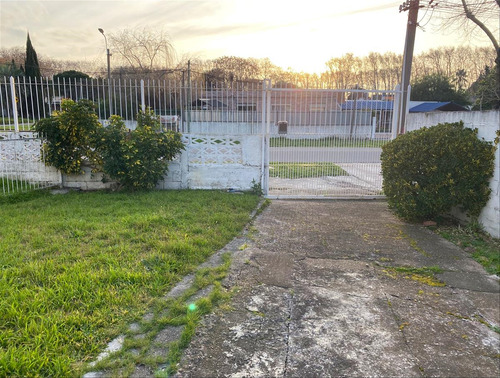 Dos Casas A La Venta En El Mismo Padrón. Ambas Alquiladas.