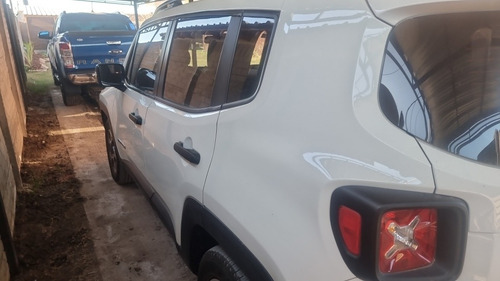 Imagen 3 de 17 de Jeep Renegade 2017 1.8 Sport At