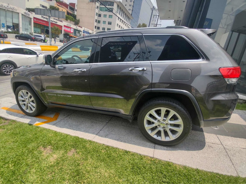 Imagen 8 de 15 de Excelente Jeep Grand Cherokee 3.6 Limited 2017