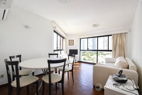 Apartamento En Brava- Ref: 21