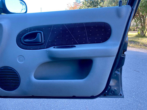 Renault Clio 1.6 Expression 2006