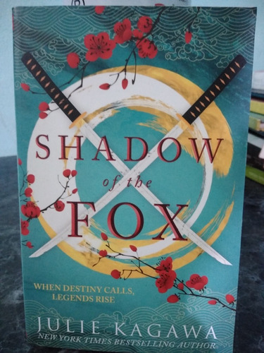 Shadow Of The Fox Julie Kagawa Harper Collins