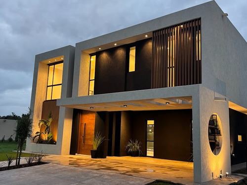 Casa En Venta A Estrenar En Barrio Canning Chico. Dueño Vende.