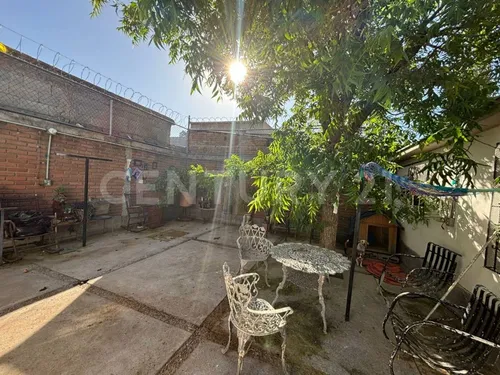 Casa En Venta De Una Planta En Colonia Dale.