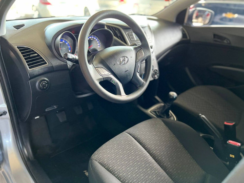 Imagem 4 de 10 de Hyundai Hb20 1.0 Comfort Plus 12v Flex 4p Manual