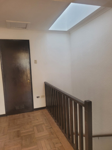Cómoda Casa Recien Remodelada, Sector Residencial