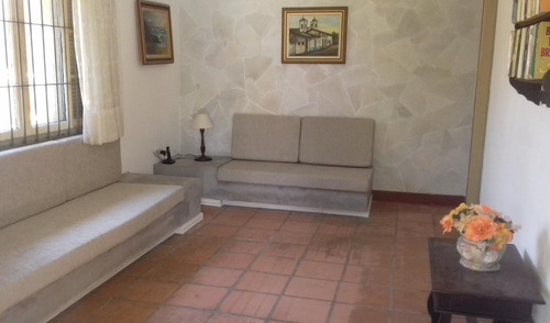Imagem 5 de 14 de Casa Em Itanhaém , 60m Da Praia, Á 5 Minutos Do Centro.