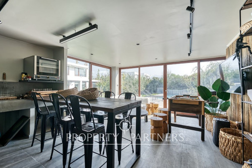 Impecable Casa En Condominio En Camino Las Hualtat...