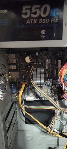 Cpu Celeron J1800 , Ssd 120, 4gb Ram, Windows 10 (Usado)