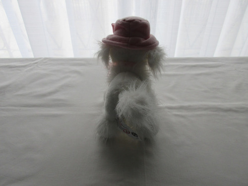 Perrita De Peluche Con Sombrero, Marca Win Star, Impecable! (Usado)