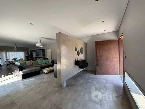 Alquilo Casa 4 Dormitorios Valle Escondido Barrio Terrazas