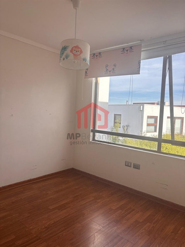 Casa En Venta De 4 Dorm. En Concón