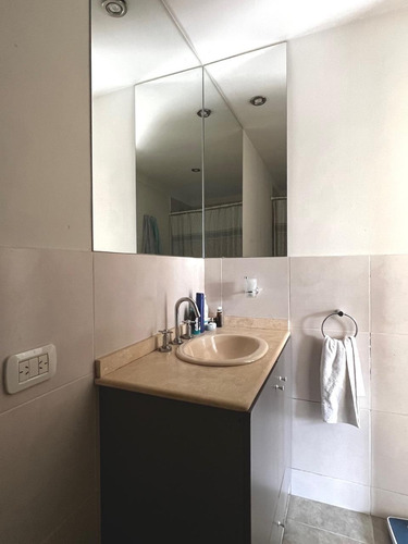 Departamento En Venta, Dos Amplios Ambientes Con Cochera En San Fernando