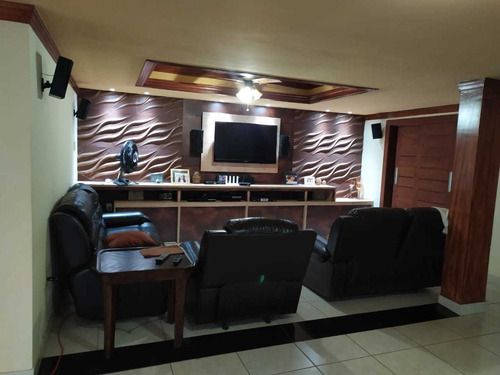 Imagem 3 de 16 de Casa Confortável Bairro Iguaçu