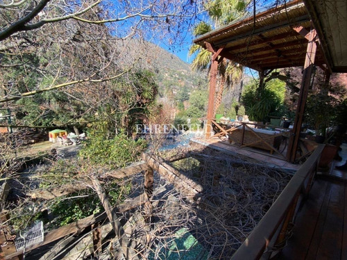 Casa En Venta De 6 Dorm, En Camino El Refugio. El Arrayán
