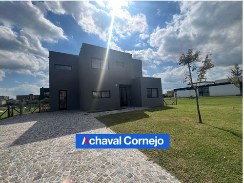 Venta De Casa En El Barrio Ceibos, Puertos (3 Dormitorios (1 En Suite), Escritorio Y Jardin)