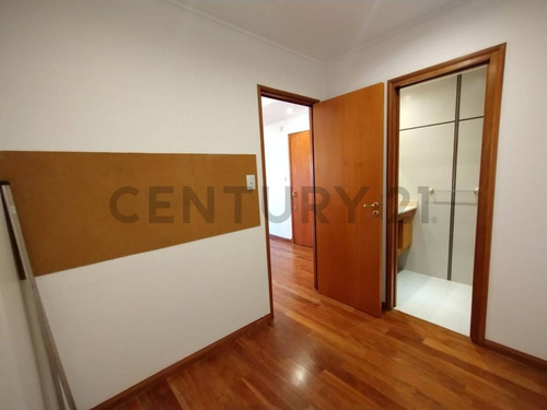 Departamento En Venta 3 Dormitorios Con Cochera En La Plata Ubicado En Calle 14 Entre 44 Y 45, A