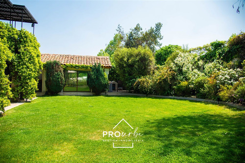 Casa En Arriendo De 5 Dorm. En Las Condes