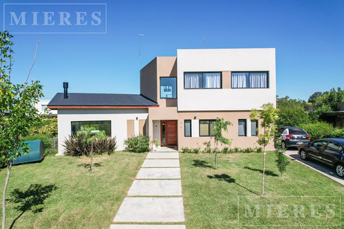 Casa En Venta En San Matias Área 2