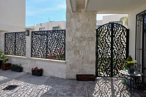 Casa En Venta Con Terreno Excedente En Un Residencial Muy Tranquilo Y Seguro En La Zona Norte De ...