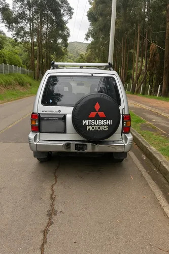 Mitsubishi Montero 2.4 V6